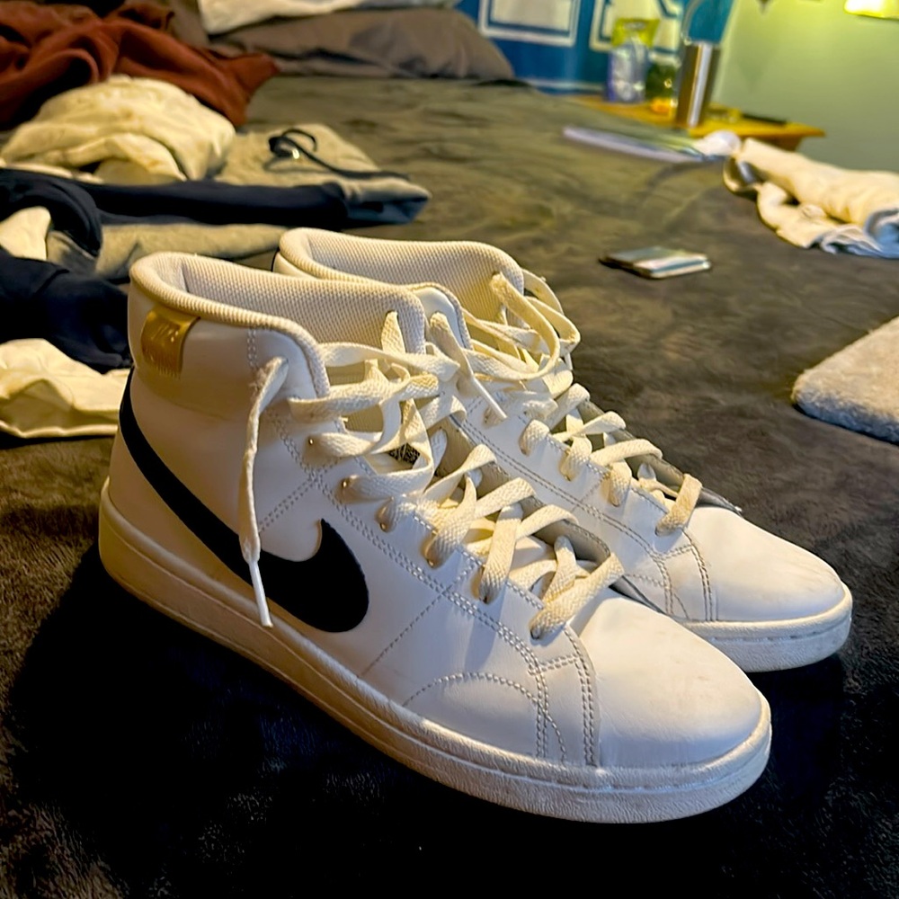 Nike men’s comfort size 81/2